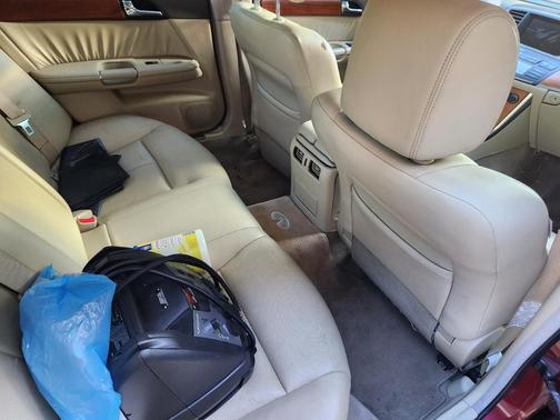 Red 2006 INFINITI M35 Base