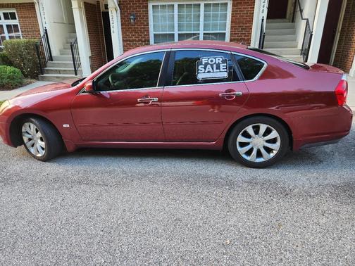Red 2006 INFINITI M35 Base