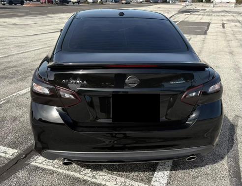 Black 2018 Nissan Altima 2.5 SR