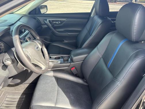 Black 2018 Nissan Altima 2.5 SR