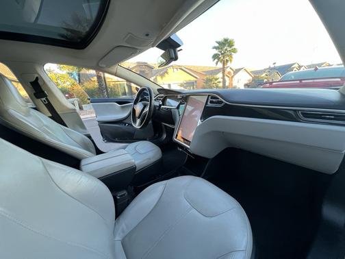 2013 Tesla Model S Base