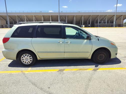 2006 Toyota Sienna CE