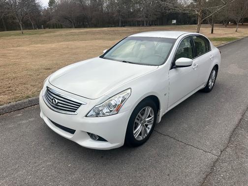 2015 INFINITI Q40 Base