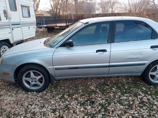 2000 Suzuki Esteem GLX