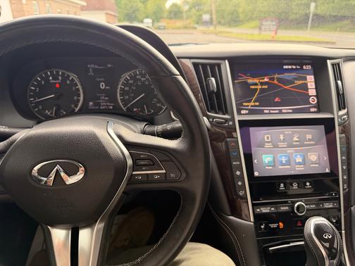 White 2018 INFINITI Q50 3.0t LUXE
