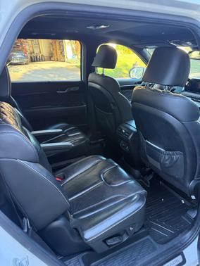 White 2020 Hyundai PALISADE Limited
