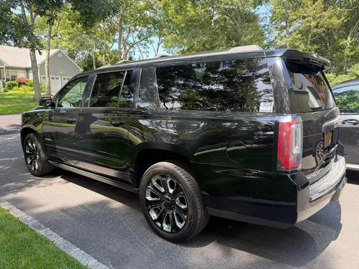 Black 2019 GMC Yukon XL Denali