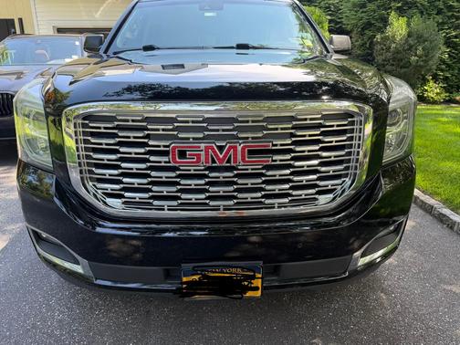 Black 2019 GMC Yukon XL Denali