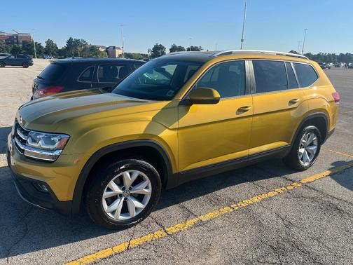 Yellow 2018 Volkswagen Atlas 3.6L SE w/Technology