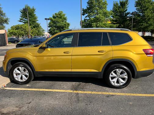 Yellow 2018 Volkswagen Atlas 3.6L SE w/Technology