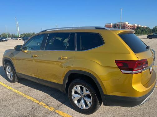 Yellow 2018 Volkswagen Atlas 3.6L SE w/Technology