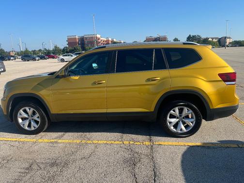 Yellow 2018 Volkswagen Atlas 3.6L SE w/Technology