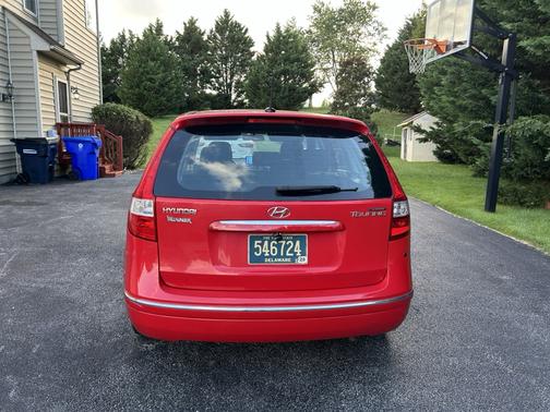 Red 2011 Hyundai Elantra Touring GLS