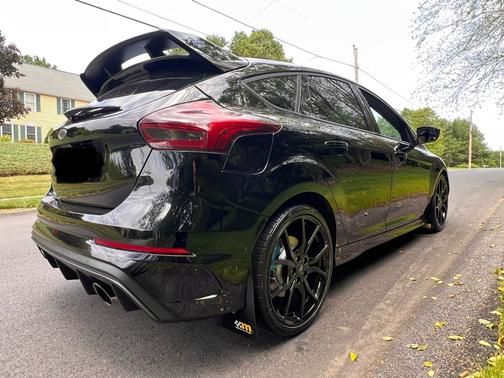 2017 Ford Focus RS Base