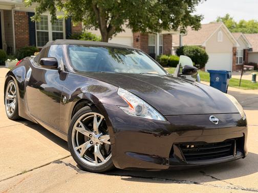 Red 2011 Nissan 370Z Touring