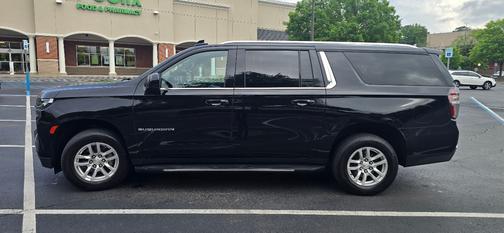 2022 Chevrolet Suburban LT