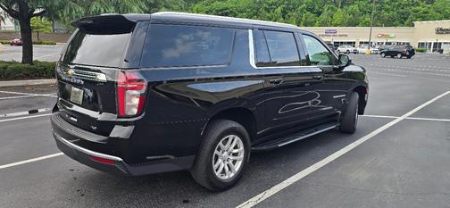 2022 Chevrolet Suburban LT