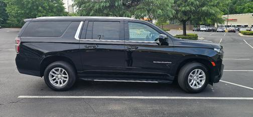 2022 Chevrolet Suburban LT