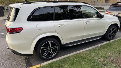 White 2022 Mercedes-Benz GLS 580 4MATIC