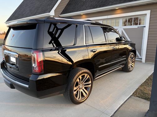 Black 2019 GMC Yukon Denali
