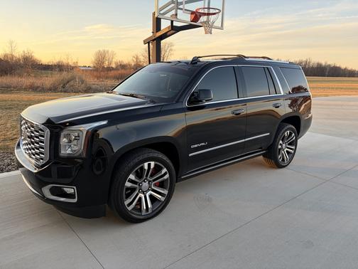 Black 2019 GMC Yukon Denali