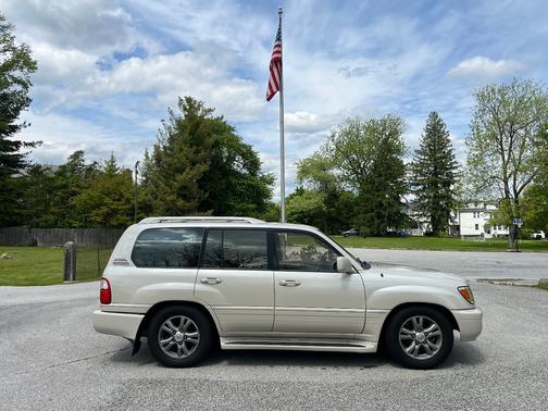 Gold 2003 Lexus LX 470 Base