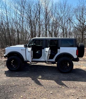 White 2024 Ford Bronco Black Diamond