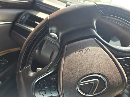 2021 Lexus ES 300h Base