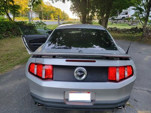 Photo 2 of 19 of 2011 Ford Mustang GT Premium