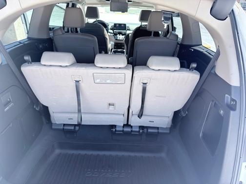 White 2019 Honda Odyssey Elite