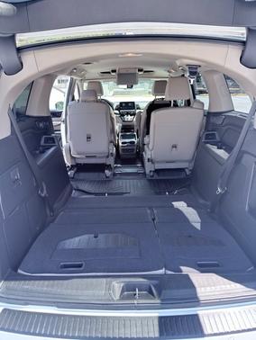 White 2019 Honda Odyssey Elite