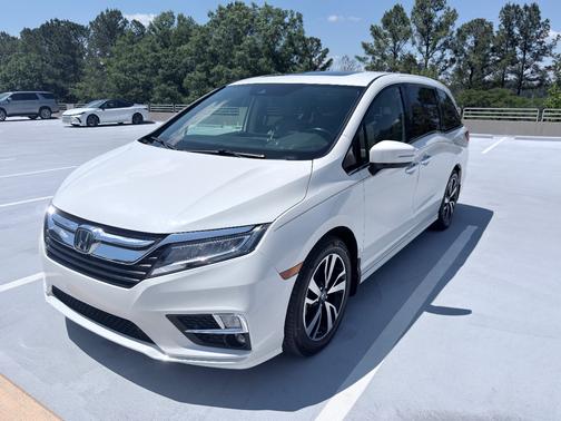White 2019 Honda Odyssey Elite