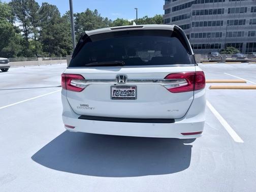 White 2019 Honda Odyssey Elite