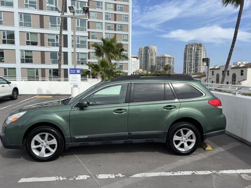 2013 Subaru Outback 2.5i Premium