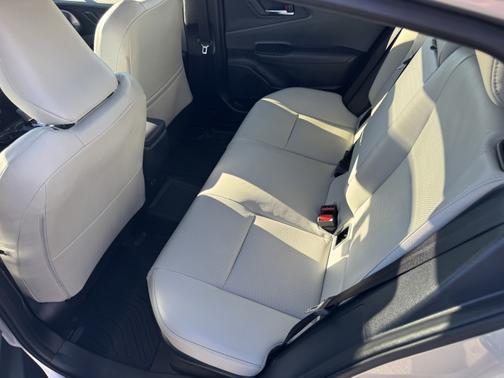 2024 Toyota Prius XLE