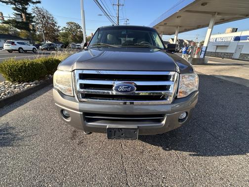 Silver 2011 Ford Expedition XLT