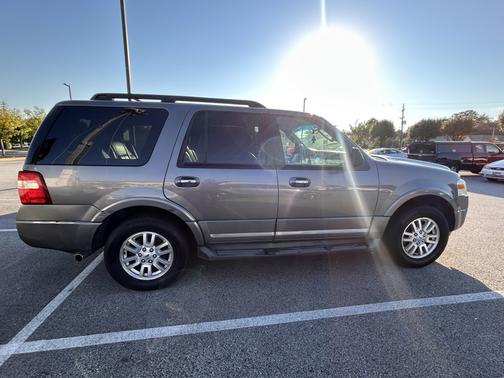 Silver 2011 Ford Expedition XLT