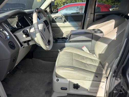 Silver 2011 Ford Expedition XLT