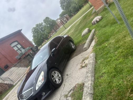2015 INFINITI Q40 Base