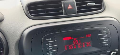 White 2016 Kia Soul Base