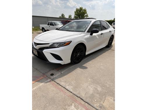 2020 Toyota Camry SE Nightshade