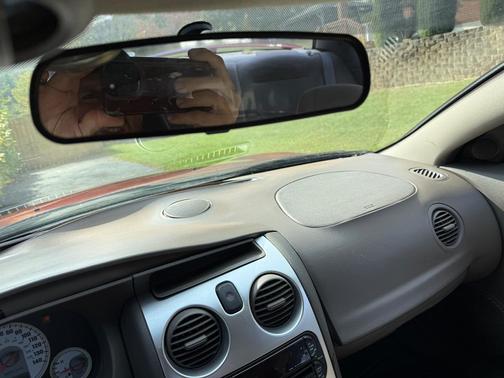 Red 2004 Dodge Stratus SXT