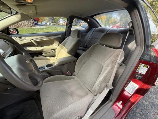 Red 2004 Dodge Stratus SXT