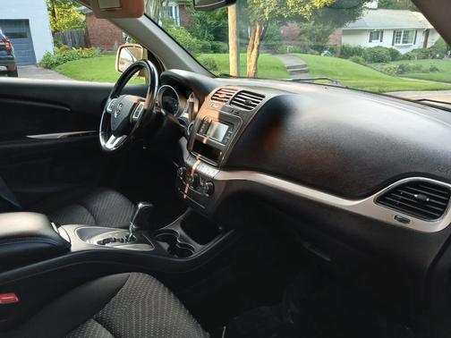 Black 2020 Dodge Journey SE Value Edition