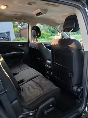 Black 2020 Dodge Journey SE Value Edition