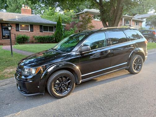 Black 2020 Dodge Journey SE Value Edition