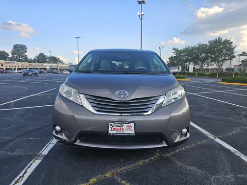 2013 Toyota Sienna XLE