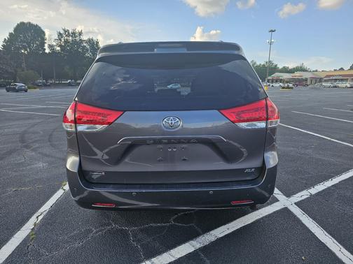 2013 Toyota Sienna XLE