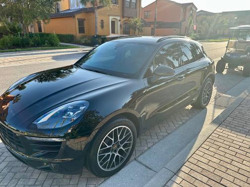 Black 2018 Porsche Macan Macan Sport Edition