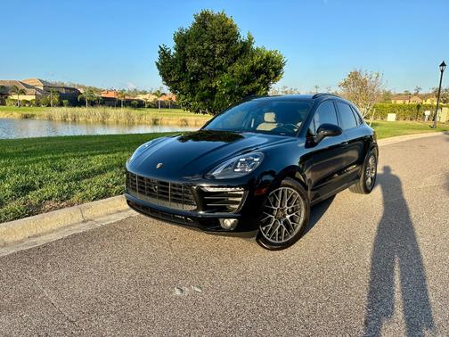 Black 2018 Porsche Macan Macan Sport Edition